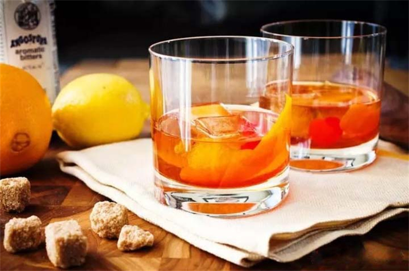 10 common cocktail glasses2.jpg