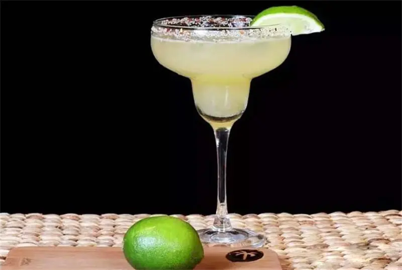 10 common cocktail glasses6.jpg