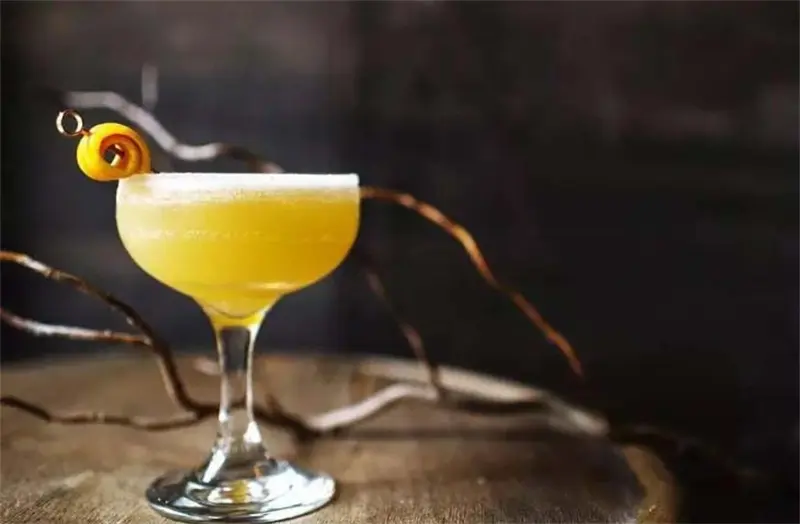 10 common cocktail glasses5.jpg